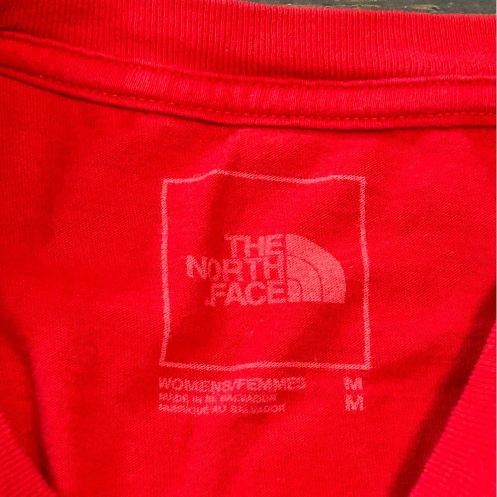 The North Face Red T-Shirt Medium Activewear‎ Sporty